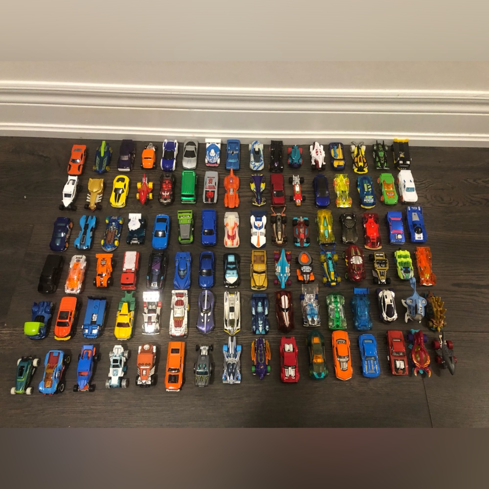 Hot wheels random lot of 10 cars